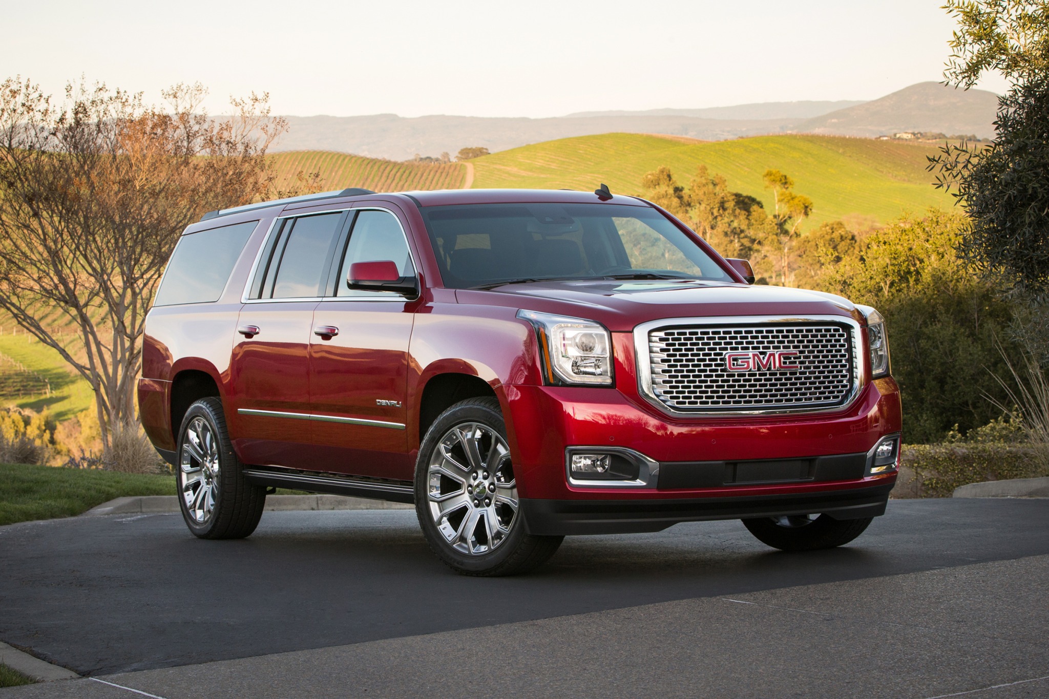 2018 GMC Yukon XL VINs, Configurations, MSRP & Specs AutoDetective